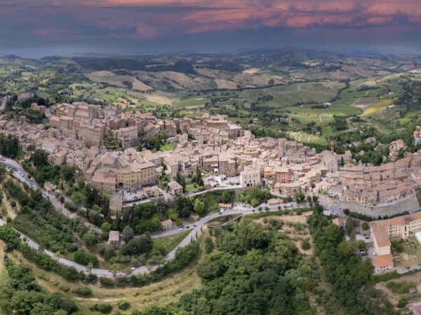 Private Transfer: Assisi to Montepulciano