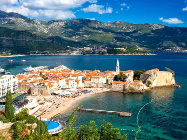 Private Transfer: Budva to Podgorica
