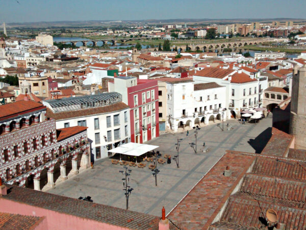 Private Transfer: Badajoz to Sintra Pt