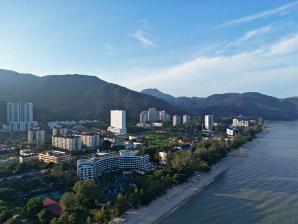 Transfer privado entre Batu Ferringhi e Aeroporto Internacional de Penang