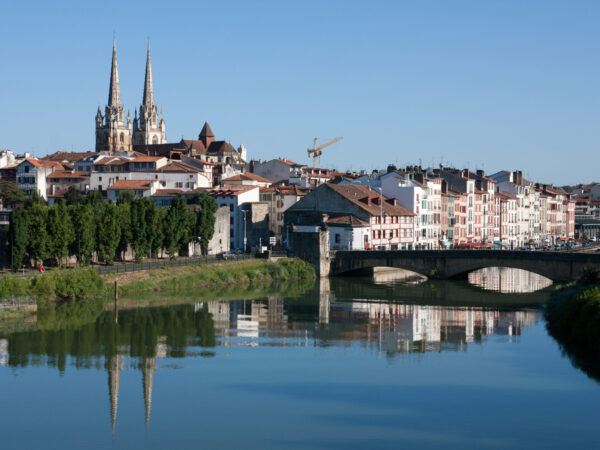 Private Transfer: Bilbao Es to Bayonne