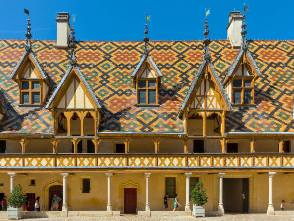 Private Transfer: Lyon Airport to Beaune