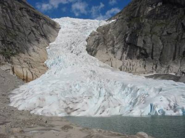Traslado privado: origen Oslo, destino Parque nacional del glaciar Jostedalsbreen