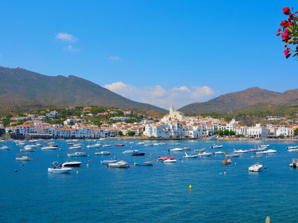 Private Transfer: Cadaques to Aix En Provence Fr