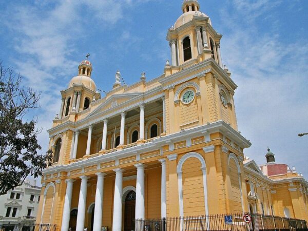 Transfert privé : Máncora → Chiclayo