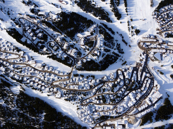 Private Transfer: Lyon Airport to Courchevel