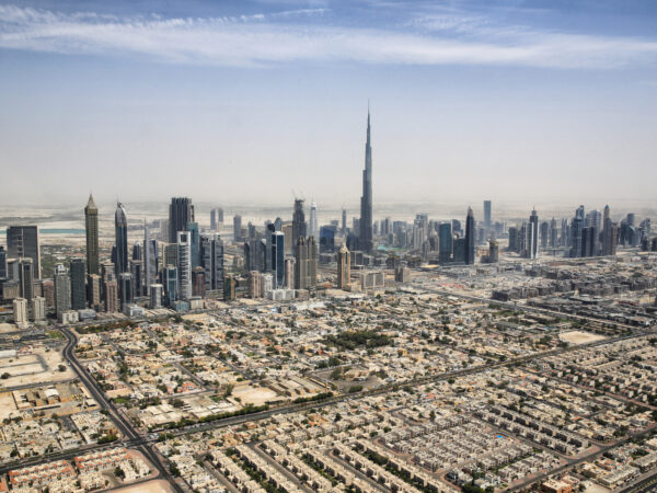 Transfer privado entre Aeroporto Internacional de Abu Dhabi e Al Marjan Island