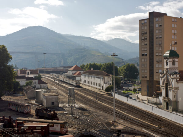 Private Transfer: Peso Da Regua to Salamanca Es