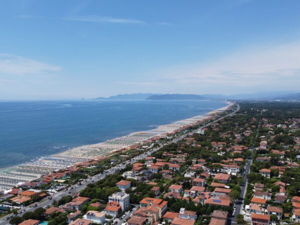 Private Transfer: Malpensa Airport to Forte Dei Marmi
