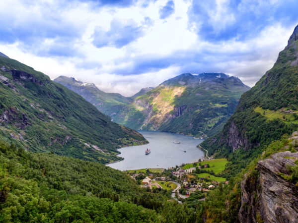 Transfer privado entre Oslo e Geirangerfjord