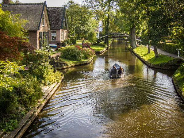 Private Transfer: Leiden to Giethoorn