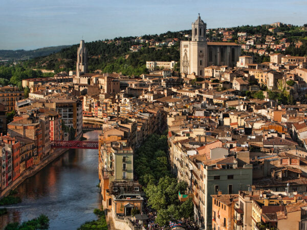 Private Transfer: Girona to Barcelona Airport