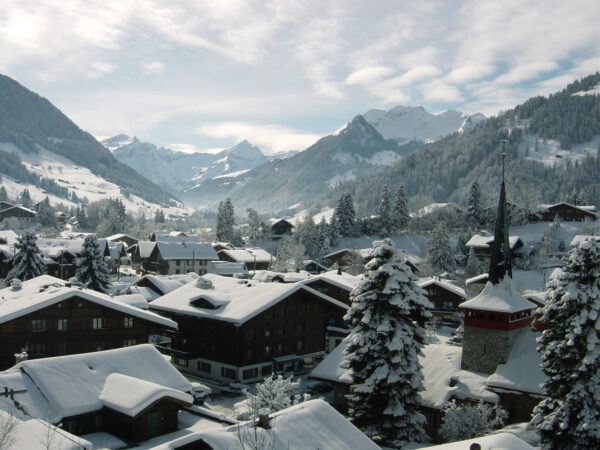 Transfer privado entre Gstaad e Aeroporto de Zurique