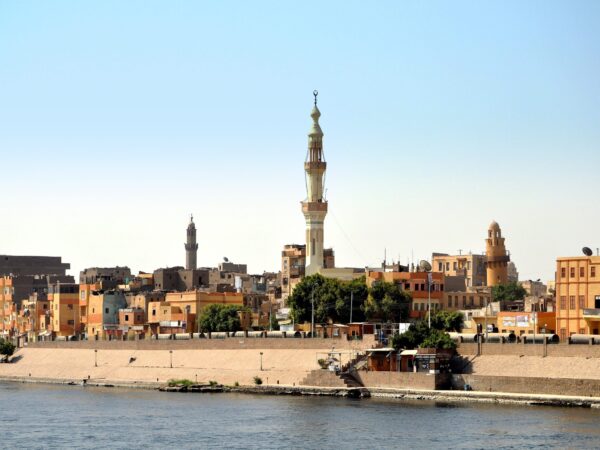 Private Transfer: Aswan to Esna
