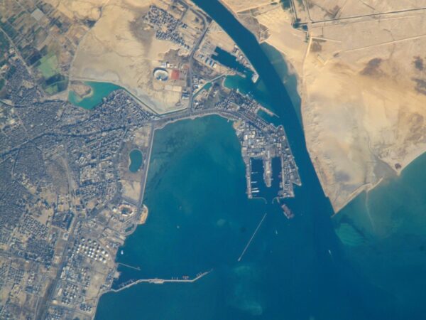 Transfert privé : Aéroport du Caire → Suez