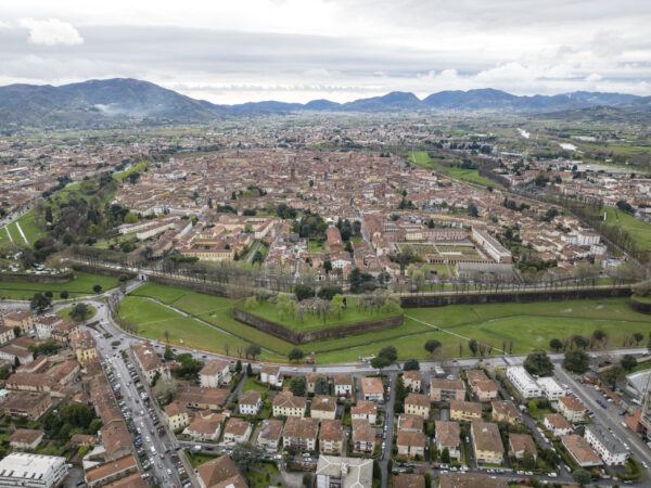 Private Transfer: Florence Airport to Lucca