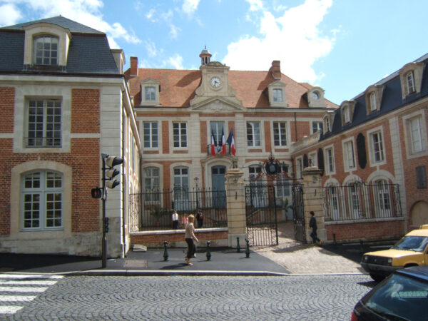 Private Transfer: Lourdes to Lisieux