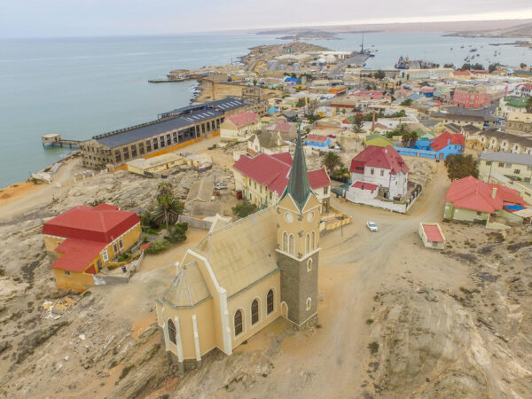 Private Transfer: Hosea Kutako Windhoek International Airport to Luderitz