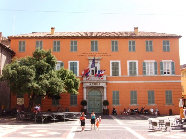 Private Transfer: Nice Airport to Frejus