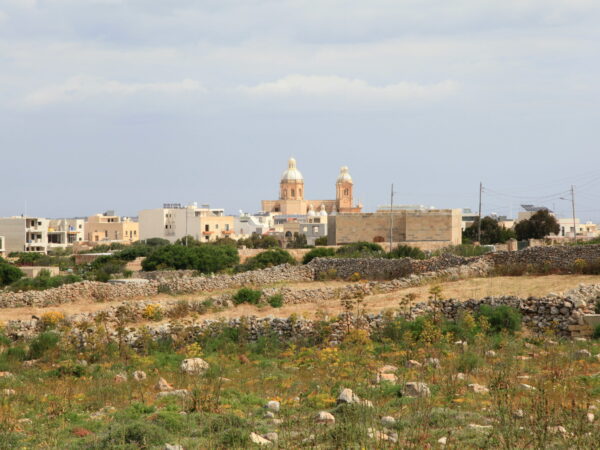 Traslado privado: origen Dingli, destino Aeropuerto Internacional de Malta