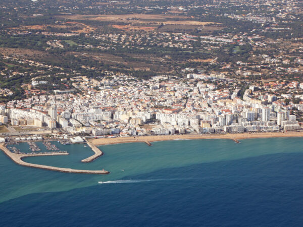 Private Transfer: Lisbon Airport to Quarteira