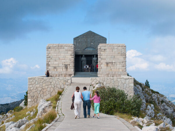 Privattransfer: Lovcen – Skopje