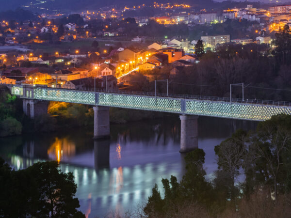 Private Transfer: Lisbon City Center Pt to Tui