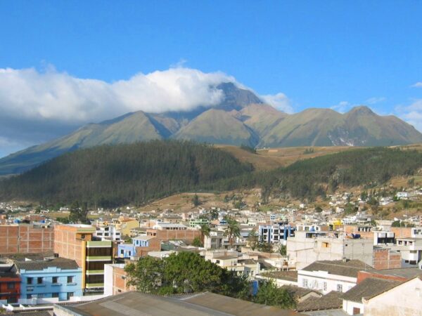 Traslado privado: origen Latacunga, destino Otavalo