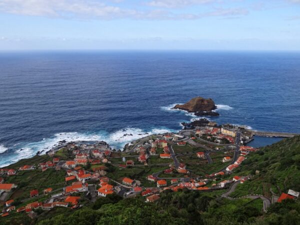 Private Transfer: Porto Moniz to Madeira Airport