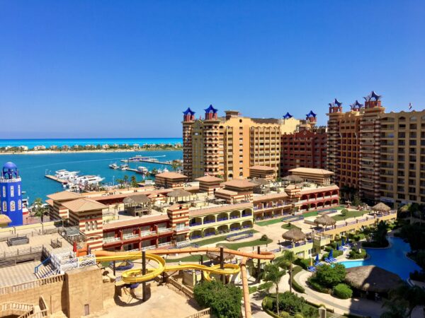 Transfert privé : Le Caire → Marina El Alamein