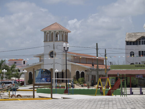 Private Transfer: Progreso to Puerto Morelos