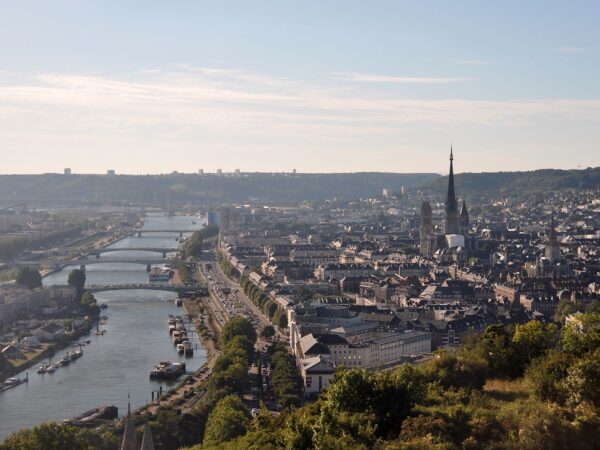 Private Transfer: Caen to Rouen