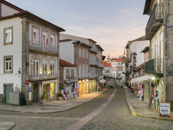 Private Transfer: Valenca to Santiago De Compostela Es