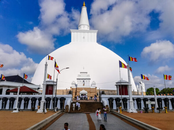 Transfer privado entre Aeroporto Internacional Bandaranaike e Anuradhapura