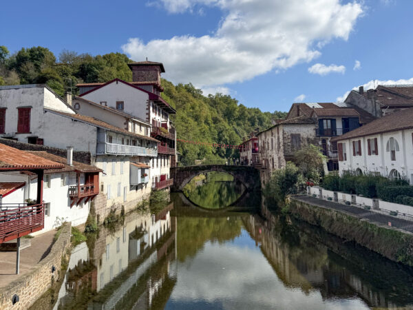 Private Transfer: Saint Jean Pied De Port to Barcelona Es