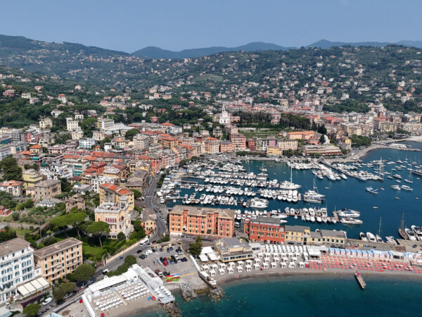 Private Transfer: Genoa to Santa Margherita