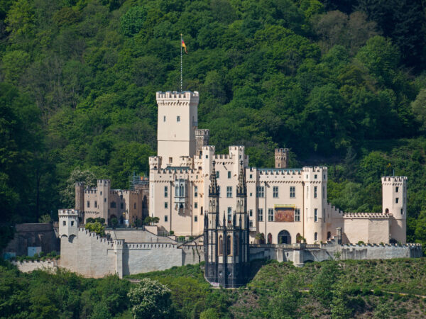 Private Transfer: Koblenz to Frankfurt Hahn Airport