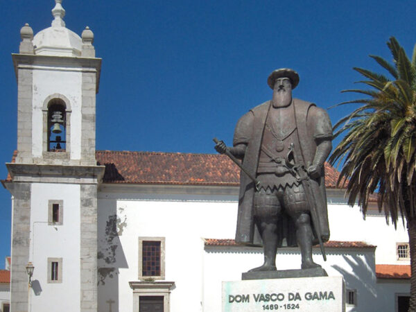 Private Transfer: Peniche to Sines