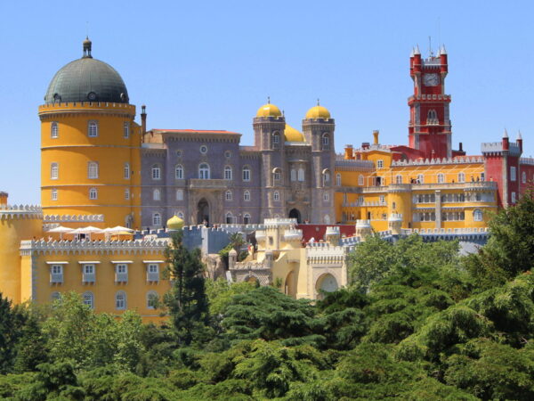 Private Transfer: Lisbon Airport to Sintra