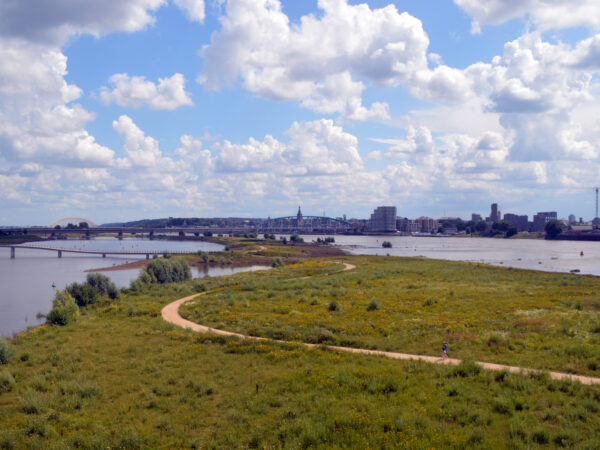 Privattransfer: Nijmegen – Paris Charles De Gaulle, Frankreich