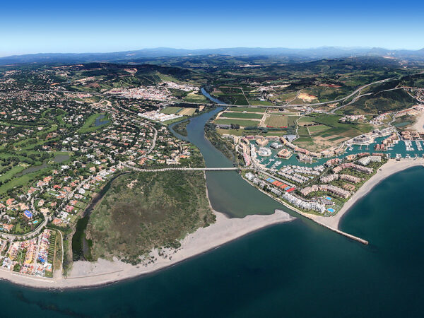 Private Transfer: Seville to Sotogrande