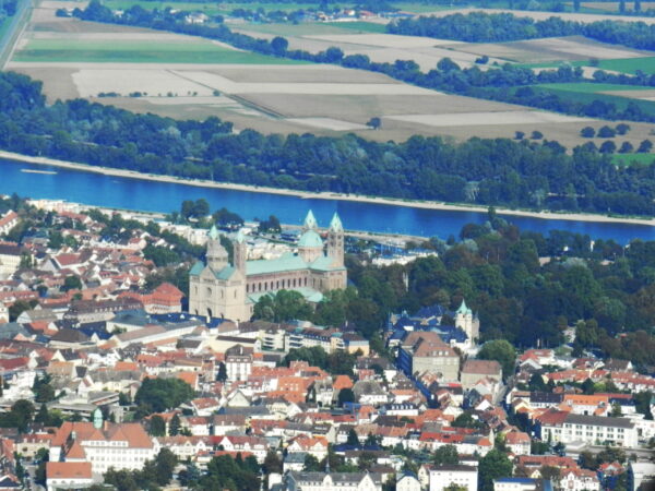 Private Transfer: Frankfurt Airport to Speyer