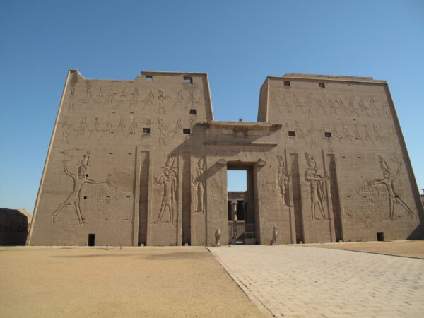Transfer privado entre Edfu e Port Ghalib
