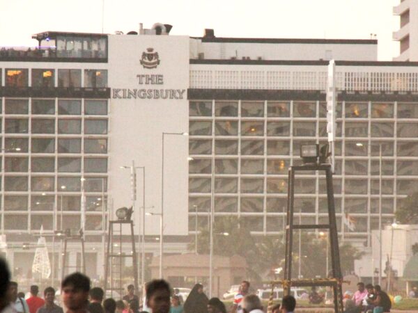 Private Transfer: Bandaranaike International Airport to Nawalapitiya
