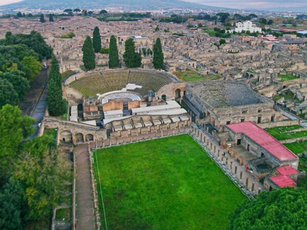 Private Transfer: Naples Airport to Pompeii