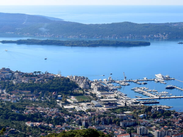 Private Transfer: Tivat Airport to Mostar Ba