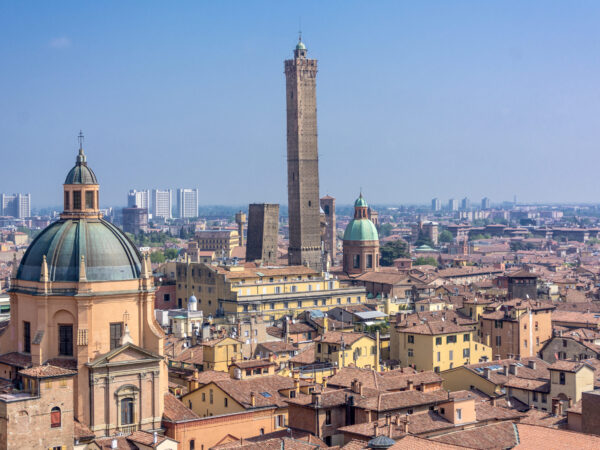 Private Transfer: Bologna to Malpensa Airport