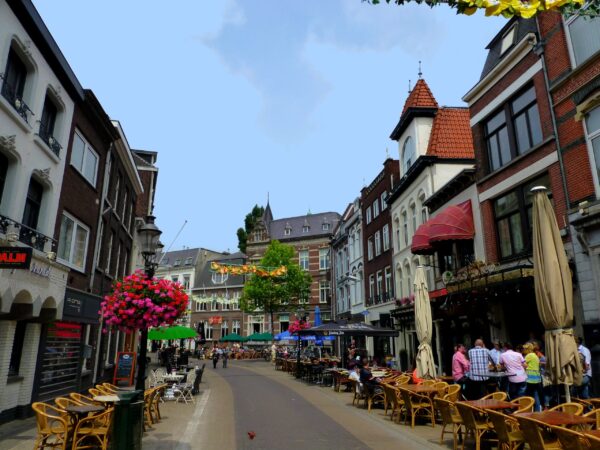 Transfert privé : Venlo → Aéroport d'Amsterdam-Schiphol