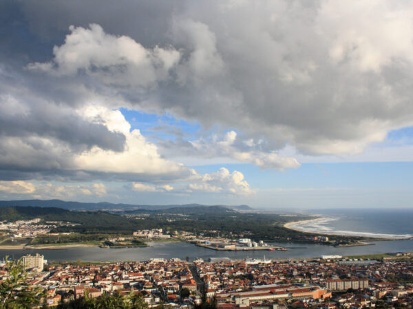 Private Transfer: Guimaraes to Viana Do Castelo