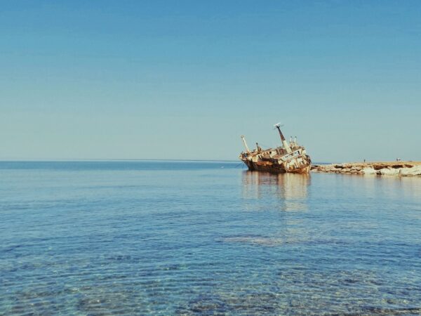 Traslado privado: origen Blue Lagoon Cyprus, destino Aeropuerto de Ercan Nicosia
